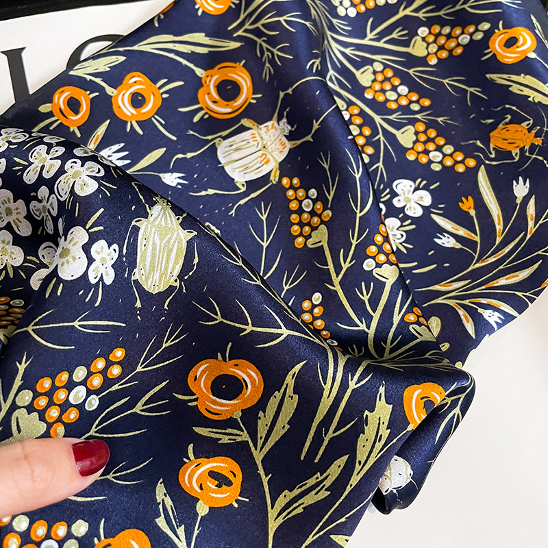 Lenço Quadrado de Cetim 100% S - Scarf Silk Square avaliação e preço